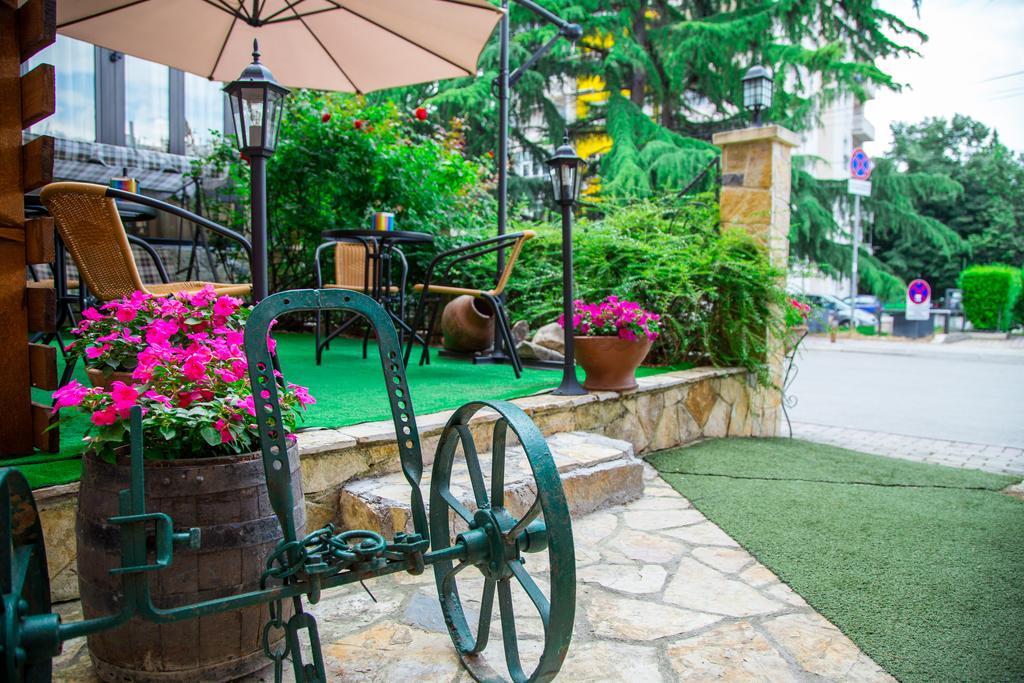 Hotel Pine Skopje Exteriér fotografie