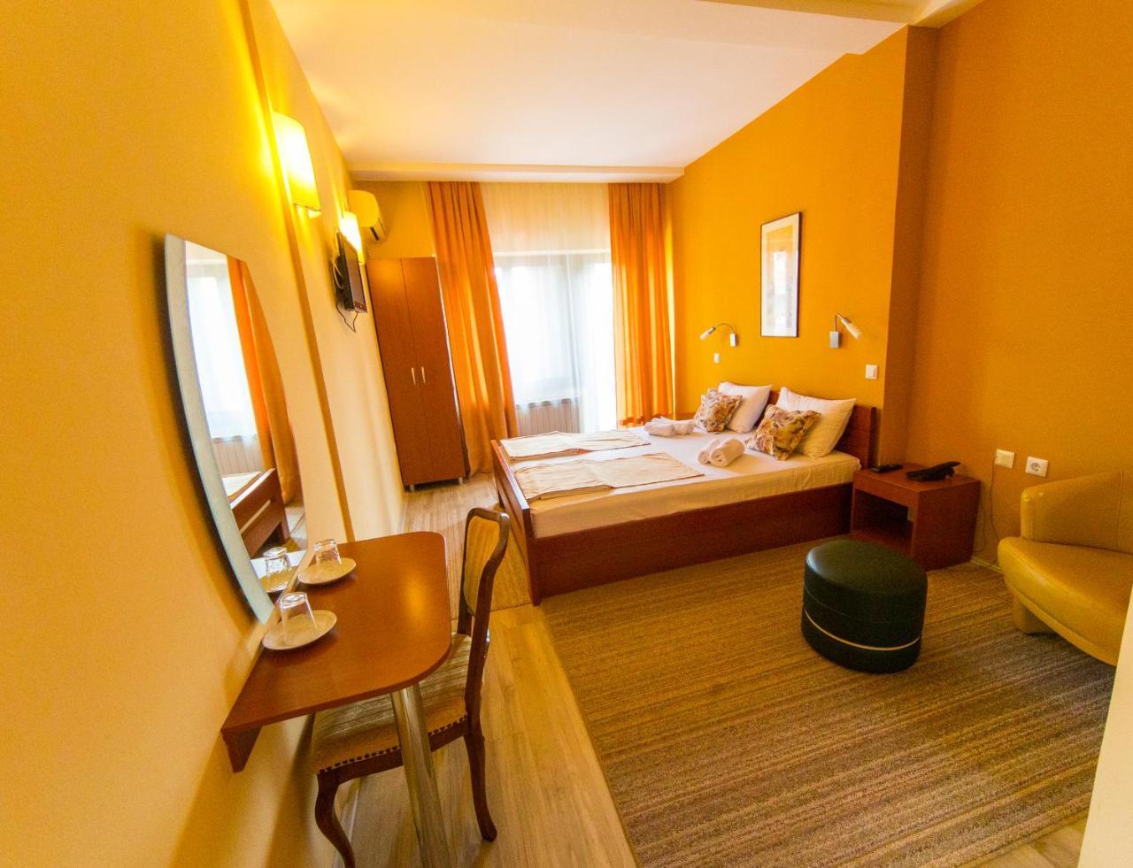 Hotel Pine Skopje Exteriér fotografie