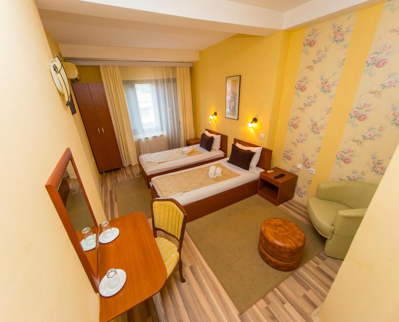 Hotel Pine Skopje Exteriér fotografie