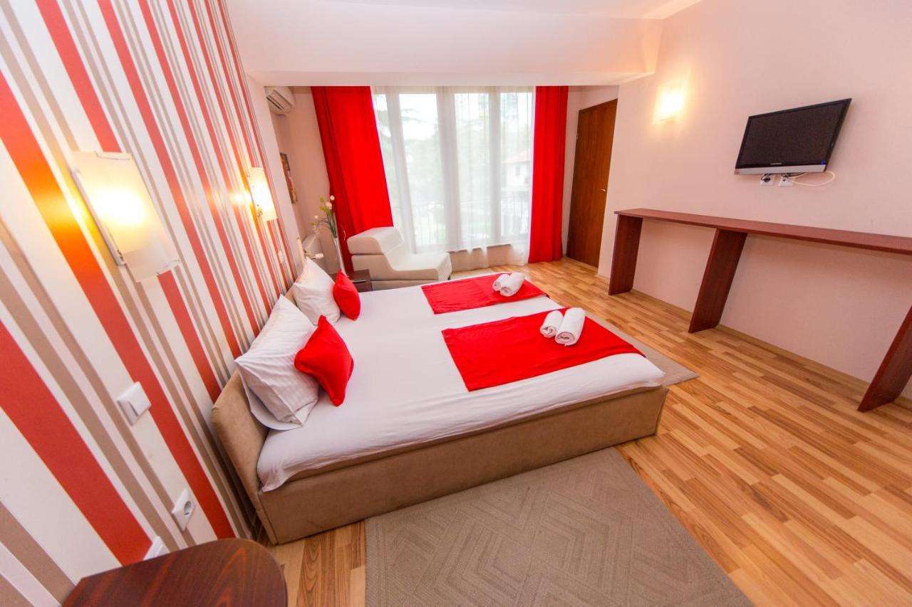Hotel Pine Skopje Exteriér fotografie
